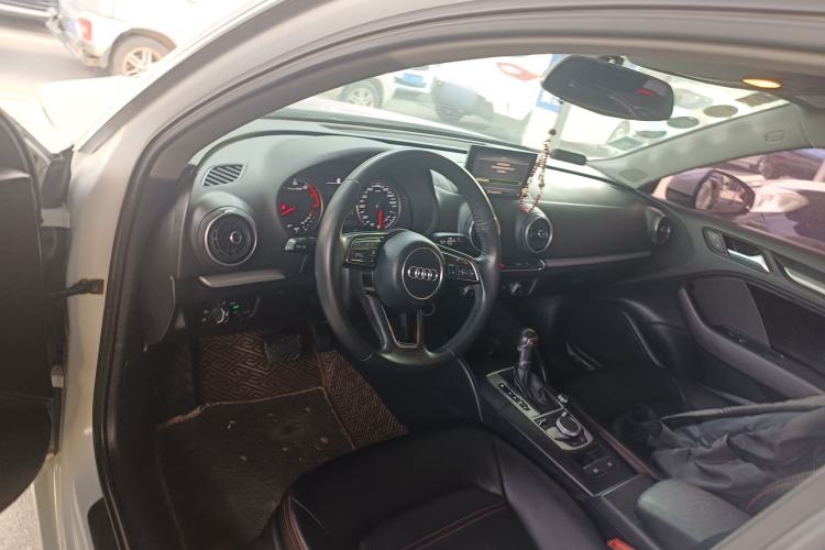 Used Audi A3 2018 30th Anniversary Edition Sportback 35 TFSI Ambition Model Center Console
