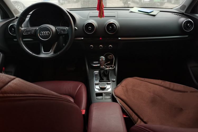 Used Audi A3 2018 30th Anniversary Edition Sportback 35 TFSI Ambition Model Center Console