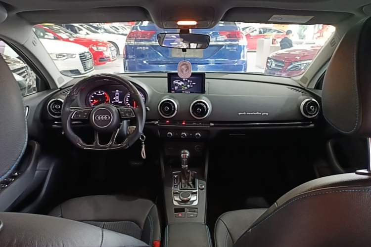 Used Audi A3 2018 30th Anniversary Edition Limousine 35 TFSI Fashion Model Center Console