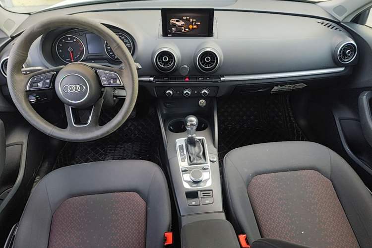 Used Audi A3 2018 30th Anniversary Edition Sportback 35 TFSI Ambition Model Center Console