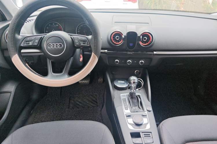 Used Audi A3 2018 30th Anniversary Edition Sportback 35 TFSI Ambition Model Center Console