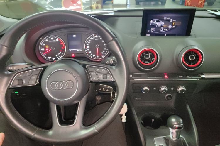 Used Audi A3 2018 30th Anniversary Edition Sportback 35 TFSI Ambition Model Center Console