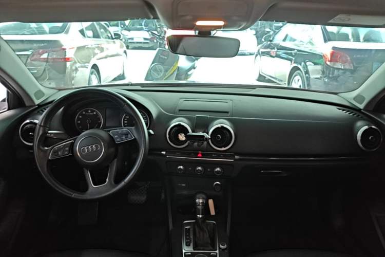 Used Audi A3 2018 30th Anniversary Edition Limousine 35 TFSI Fashion Model Center Console