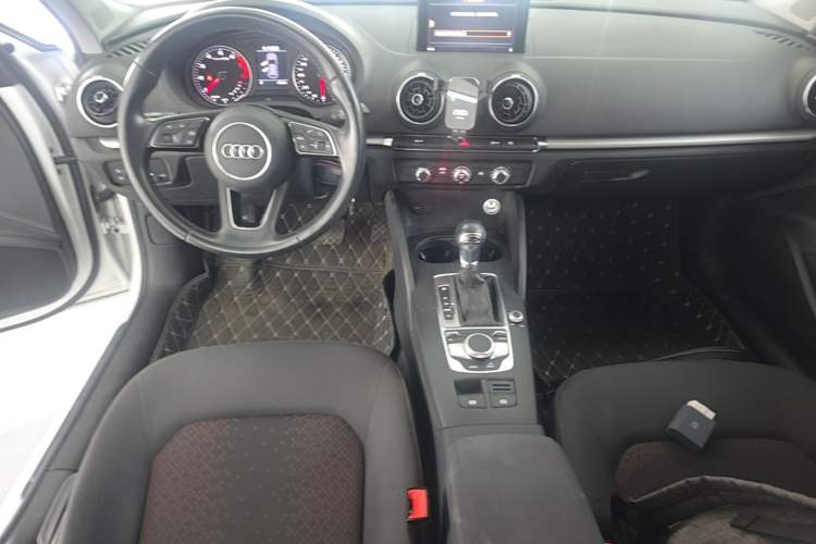 Used Audi A3 2018 30th Anniversary Edition Sportback 35 TFSI Ambition Model Center Console