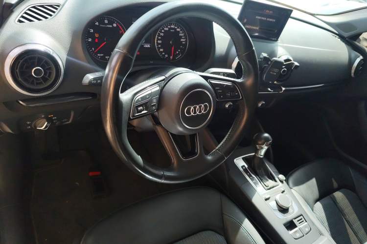 Used Audi A3 2018 30th Anniversary Edition Limousine 35 TFSI Fashion Model Center Console