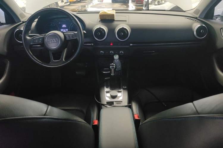 Used Audi A3 2018 30th Anniversary Edition Limousine 35 TFSI Fashion Model Center Console