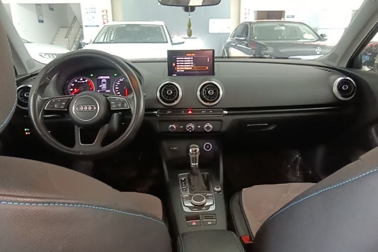 Used Audi A3 2018 30th Anniversary Edition Sportback 35 TFSI Fashion Model Center Console