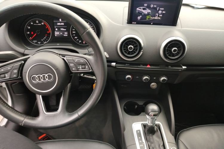 Used Audi A3 2018 30th Anniversary Edition Limousine 35 TFSI Fashion Model Center Console