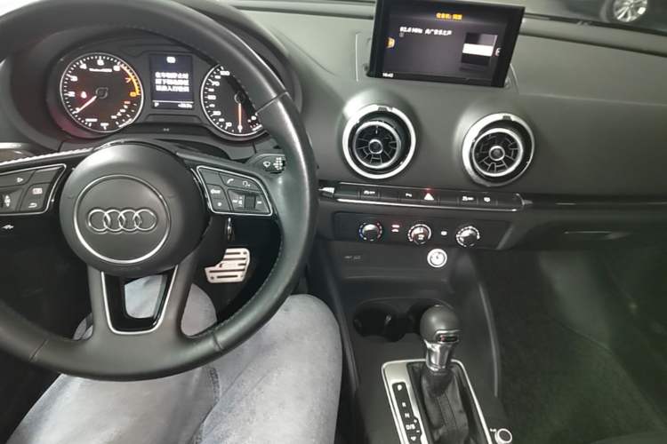 Used Audi A3 2018 30th Anniversary Edition Limousine 35 TFSI Fashion Model Center Console