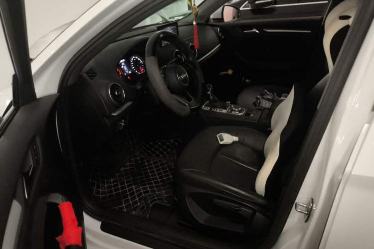 Used Audi A3 2018 30th Anniversary Edition Limousine 35 TFSI Ambition Model Driver Seat