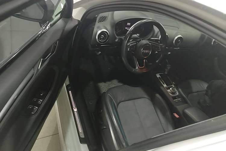 Used Audi A3 2018 30th Anniversary Edition Limousine 35 TFSI Fashion Model Driver Seat