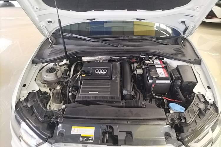 Used Audi A3 2018 30th Anniversary Edition Limousine 35 TFSI Fashion Model Engine Bay