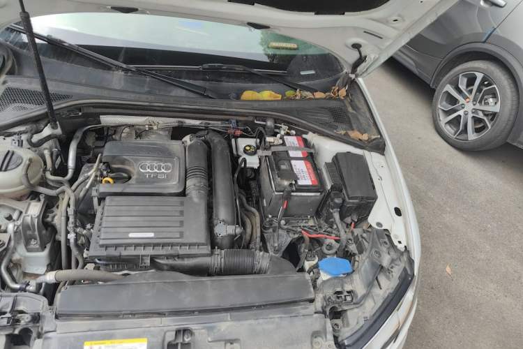 Used Audi A3 2018 30th Anniversary Edition Sportback 35 TFSI Fashion Model Engine Bay Left