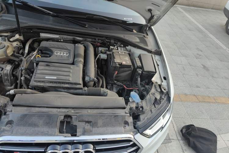Used Audi A3 2018 30th Anniversary Edition Sportback 35 TFSI Fashion Model Engine Bay Left