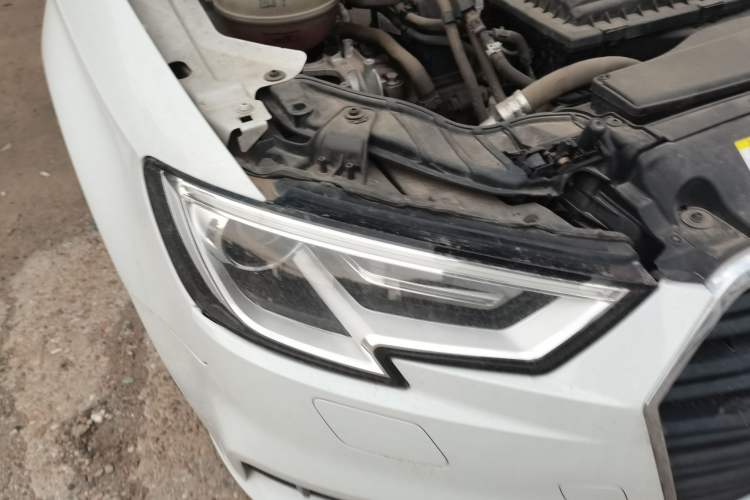 Used Audi A3 2018 30th Anniversary Edition Sportback 35 TFSI Ambition Model Engine Bay Right