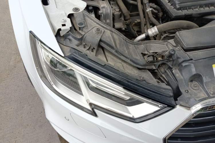 Used Audi A3 2018 30th Anniversary Edition Sportback 35 TFSI Fashion Model Engine Bay Right