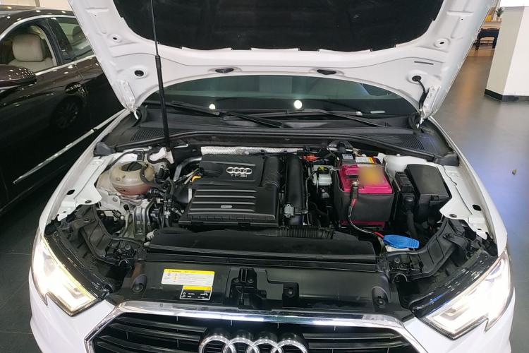 Used Audi A3 2018 30th Anniversary Edition Limousine 35 TFSI Ambition Model Engine Bay