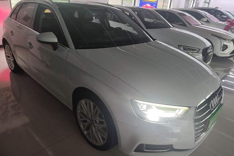 Used Audi A3 2018 30th Anniversary Edition Sportback 35 TFSI Style Model Front Right 45 Deg