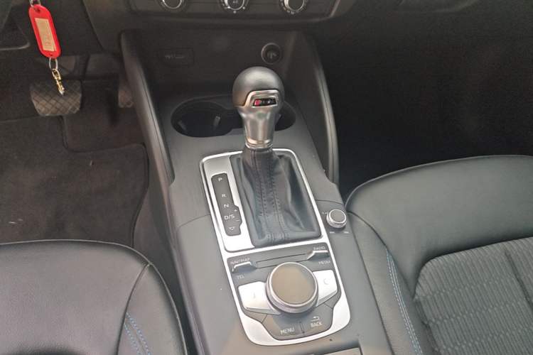 Used Audi A3 2018 30th Anniversary Edition Limousine 35 TFSI Fashion Model Gear Lever