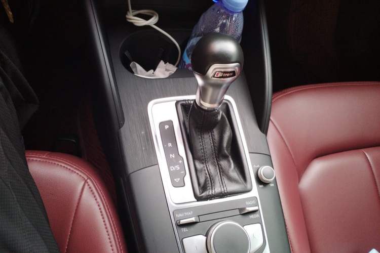 Used Audi A3 2018 30th Anniversary Edition Sportback 35 TFSI Ambition Model Gear Lever