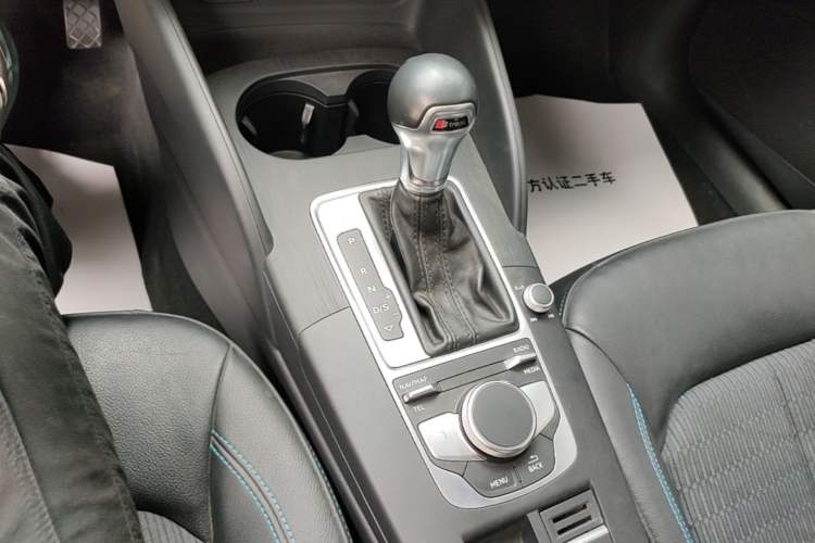 Used Audi A3 2018 30th Anniversary Edition Limousine 35 TFSI Fashion Model Gear Lever