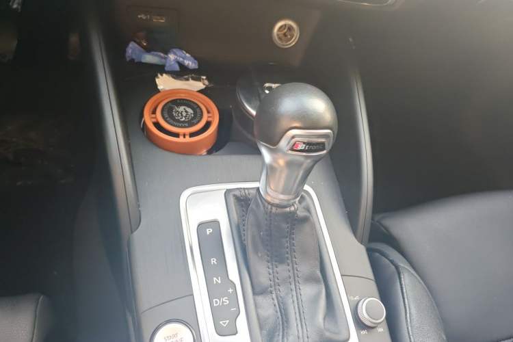 Used Audi A3 2018 30th Anniversary Edition Limousine 35 TFSI Sport Model Gear Lever