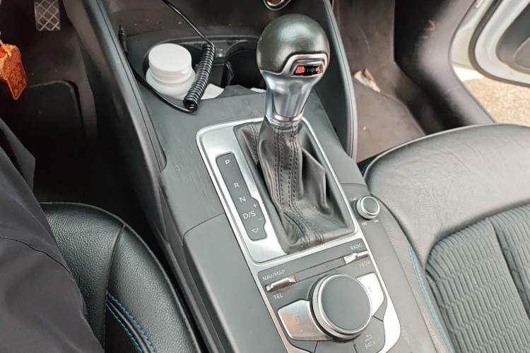 Used Audi A3 2018 30th Anniversary Edition Limousine 35 TFSI Fashion Model Gear Lever