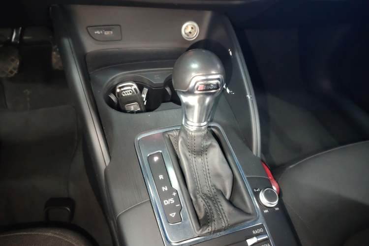 Used Audi A3 2018 30th Anniversary Edition Sportback 35 TFSI Ambition Model Gear Lever