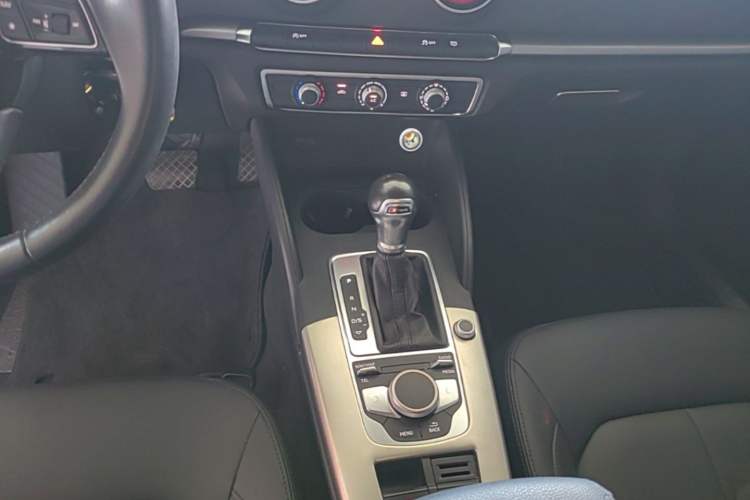 Used Audi A3 2018 30th Anniversary Edition Sportback 35 TFSI Ambition Model Gear Lever