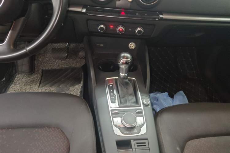 Used Audi A3 2018 30th Anniversary Edition Sportback 35 TFSI Ambition Model Gear Lever