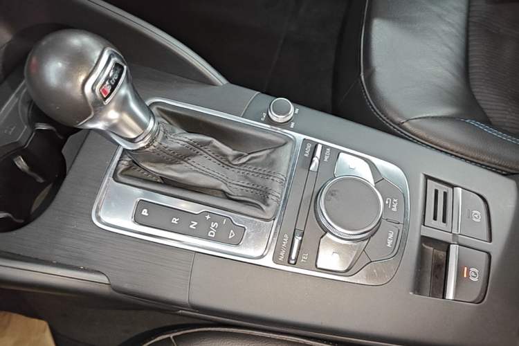 Used Audi A3 2018 30th Anniversary Edition Limousine 35 TFSI Fashion Model Gear Lever