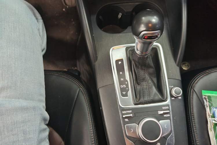 Used Audi A3 2018 30th Anniversary Edition Limousine 35 TFSI Ambition Model Gear Lever