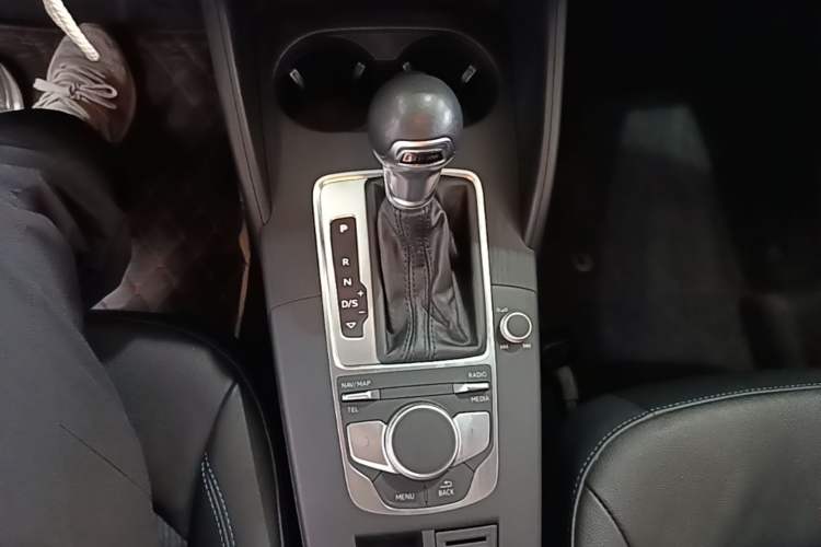 Used Audi A3 2018 30th Anniversary Edition Limousine 35 TFSI Fashion Model Gear Lever
