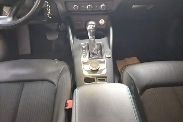 Used Audi A3 2018 30th Anniversary Edition Limousine 35 TFSI Fashion Model Gear Lever