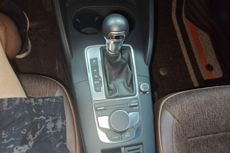 Used Audi A3 2018 30th Anniversary Edition Sportback 35 TFSI Fashion Model Gear Lever