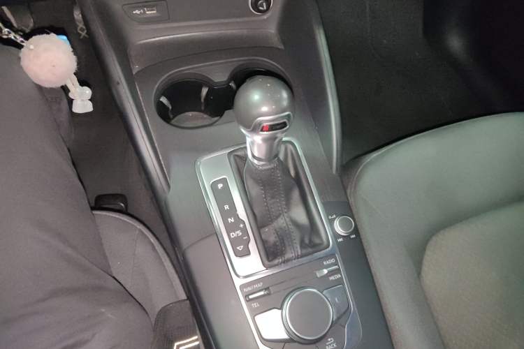 Used Audi A3 2018 30th Anniversary Edition Sportback 35 TFSI Ambition Model Gear Lever