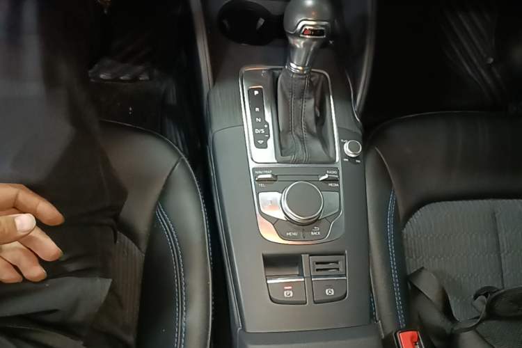 Used Audi A3 2018 30th Anniversary Edition Sportback 35 TFSI Fashion Model Gear Lever