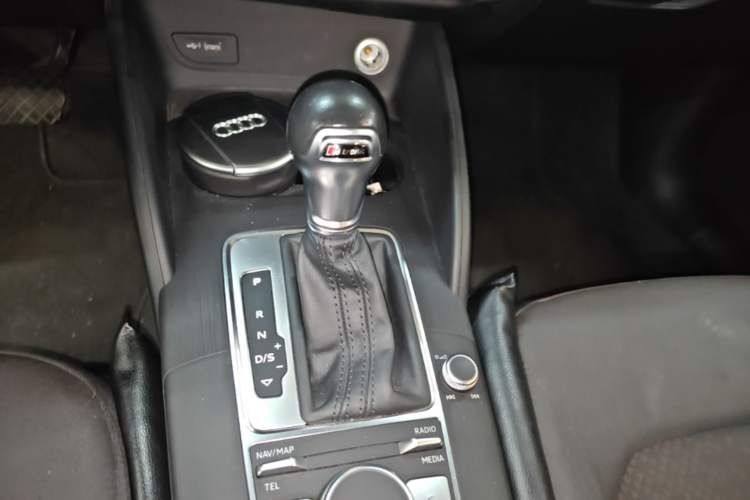 Used Audi A3 2018 30th Anniversary Edition Limousine 35 TFSI Ambition Model Gear Lever