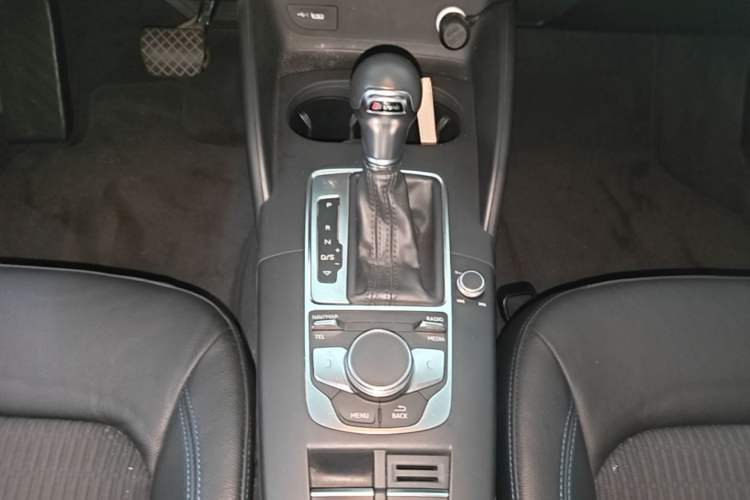 Used Audi A3 2018 30th Anniversary Edition Limousine 35 TFSI Fashion Model Gear Lever