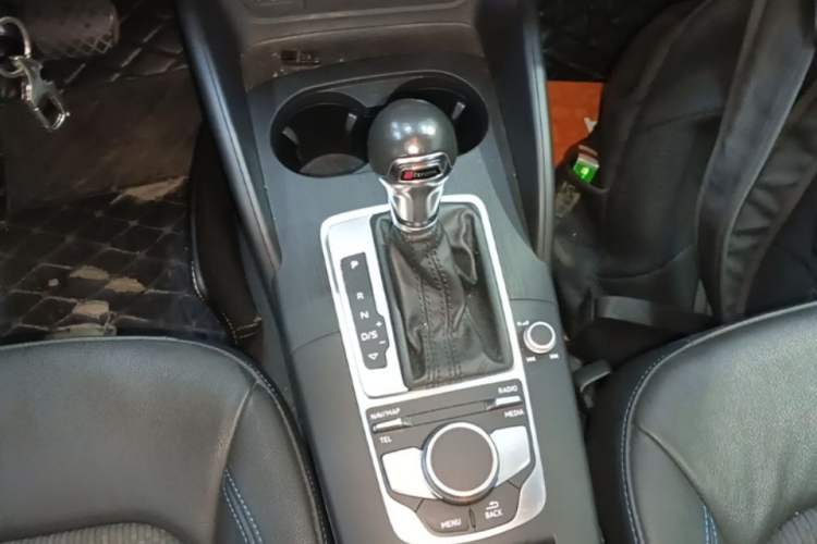 Used Audi A3 2018 30th Anniversary Edition Sportback 35 TFSI Fashion Model Gear Lever