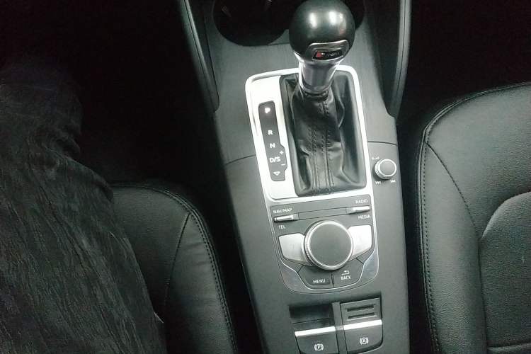 Used Audi A3 2018 30th Anniversary Edition Sportback 35 TFSI Fashion Model Gear Lever