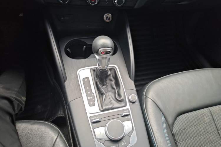 Used Audi A3 2018 30th Anniversary Edition Sportback 35 TFSI Fashion Model Gear Lever