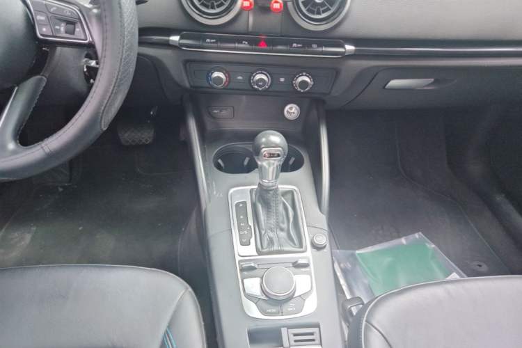 Used Audi A3 2018 30th Anniversary Edition Sportback 35 TFSI Fashion Model Gear Lever