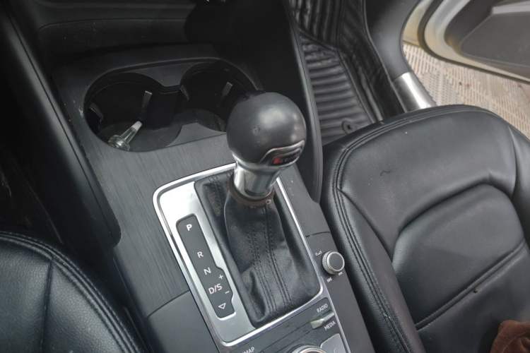 Used Audi A3 2018 30th Anniversary Edition Limousine 35 TFSI Ambition Model Gear Lever