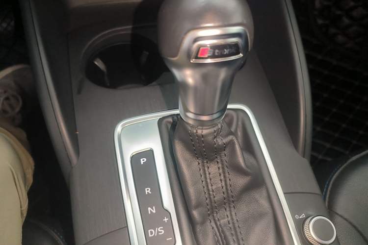Used Audi A3 2018 30th Anniversary Edition Limousine 35 TFSI Fashion Model Gear Lever