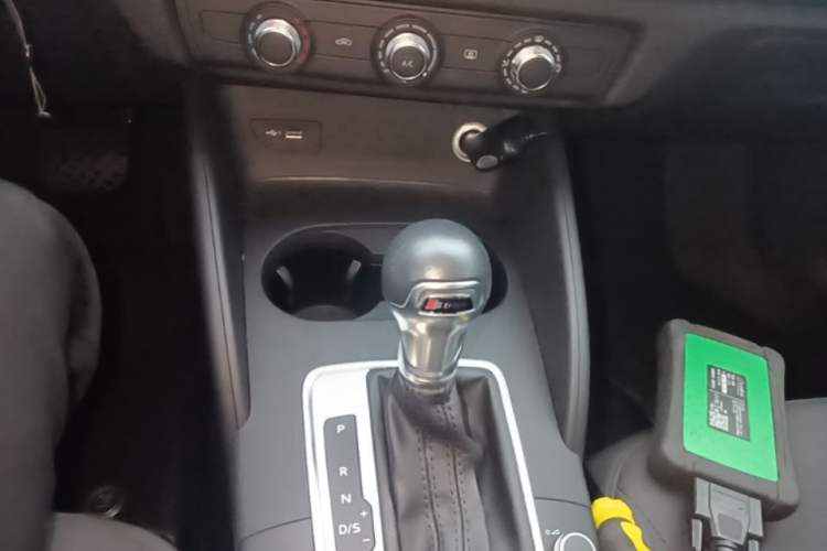 Used Audi A3 2018 30th Anniversary Edition Limousine 35 TFSI Ambition Model Gear Lever