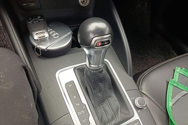 Used Audi A3 2018 30th Anniversary Edition Limousine 35 TFSI Ambition Model Gear Lever