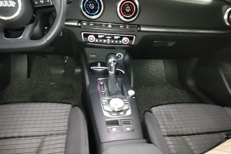 Used Audi A3 2018 30th Anniversary Edition Sportback 35 TFSI Sport Model Gear Lever