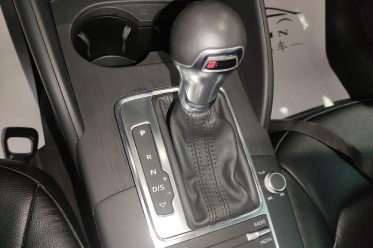 Used Audi A3 2018 30th Anniversary Edition Limousine 35 TFSI Ambition Model Gear Lever