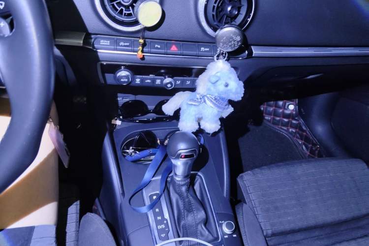 Used Audi A3 2018 30th Anniversary Edition Limousine 35 TFSI Sport Model Gear Lever